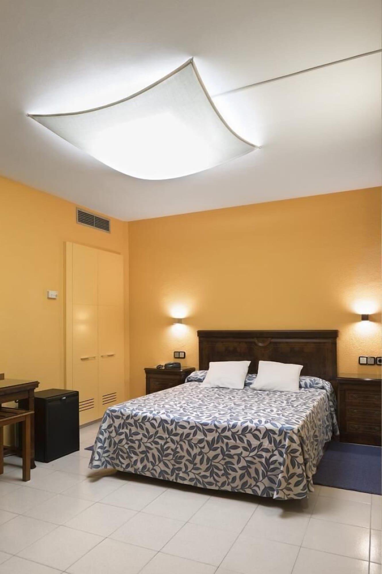 Hotel Rovira Cambrils Exterior photo