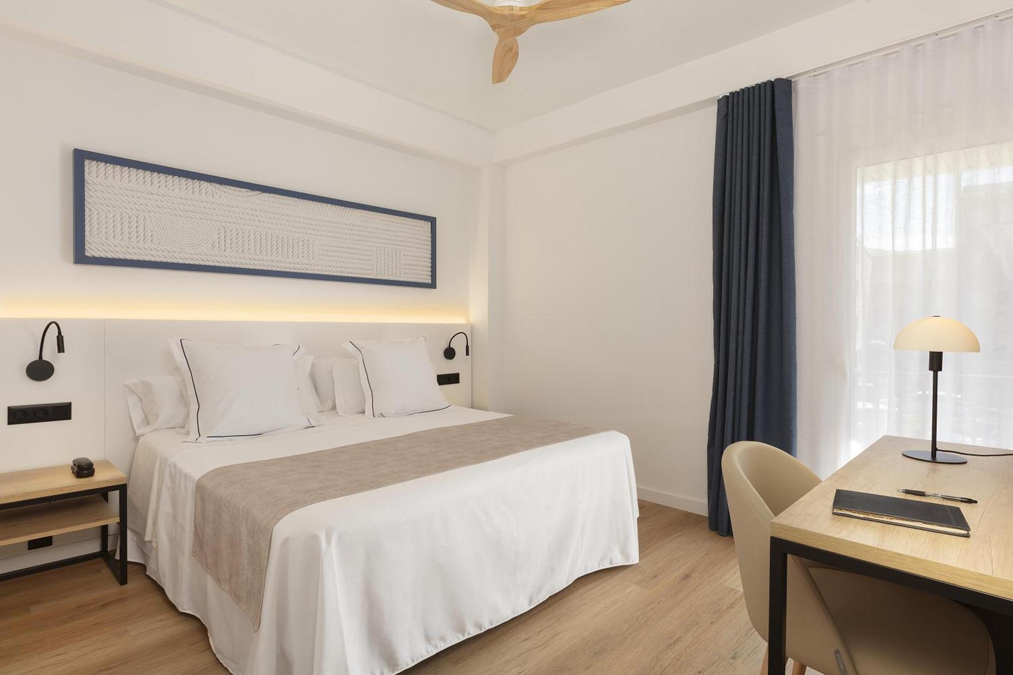 Hotel Rovira Cambrils Exterior photo