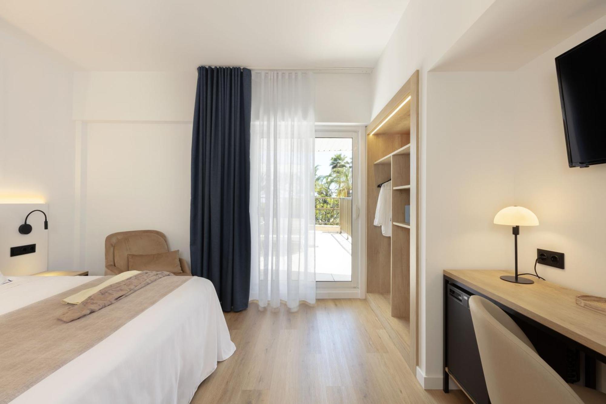 Hotel Rovira Cambrils Exterior photo