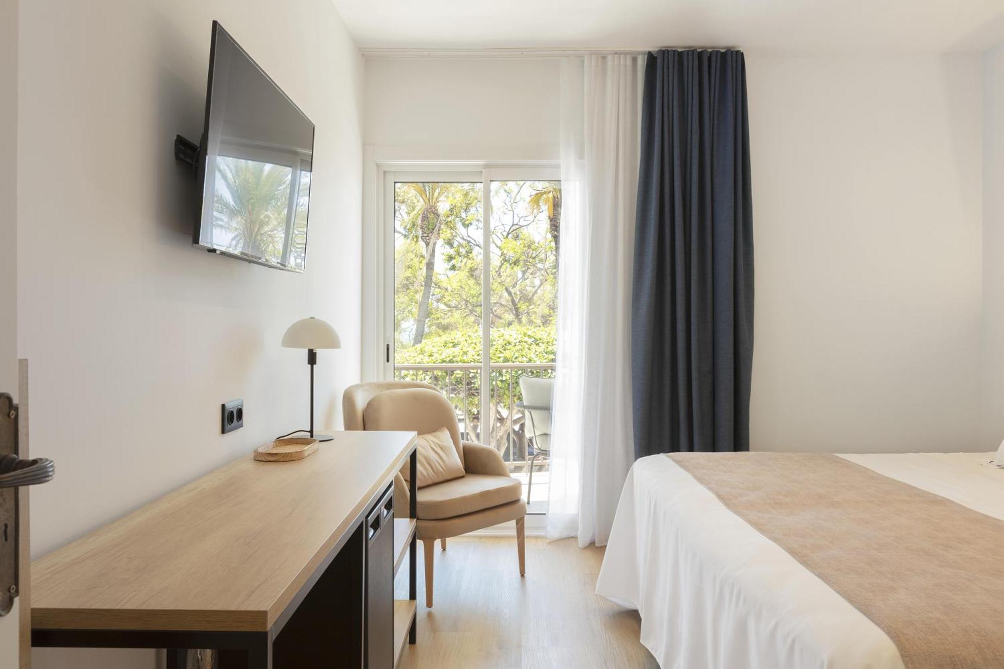 Hotel Rovira Cambrils Exterior photo